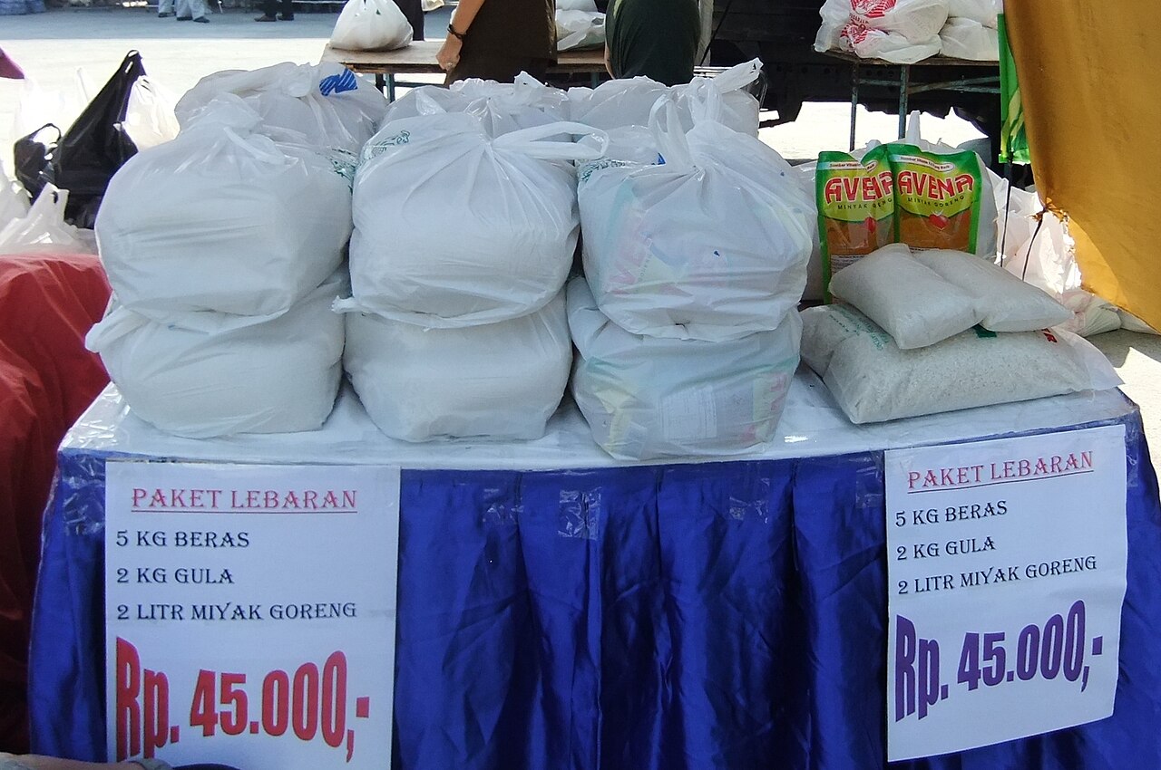 Penyaluran bansos asparaga